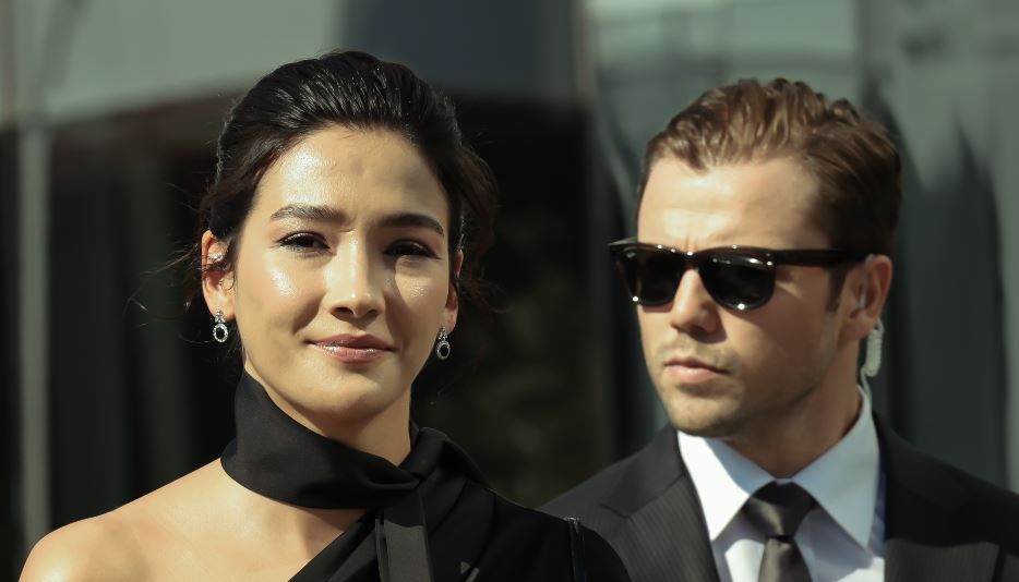 Tolga Sarıtaş ile Aybüke Pusat'ın başrolde buluştuğu Teşkilat dizisi bomba gibi başlıyor! 6