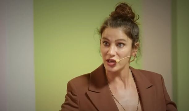 Televizyon dizilerinden Berrak Tüzünataç'ın neden uzak durduğu sonunda anlaşıldı! 8 Televizyon dizilerinden Berrak Tüzünataç'ın neden uzak durduğu sonunda anlaşıldı! 8