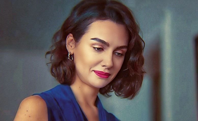 Birce Akalay Kimdir? Nereli – Boyu – Yaşı – Dizileri – Ailesi 7 Birce Akalay Kimdir? Nereli – Boyu – Yaşı – Dizileri – Ailesi 7