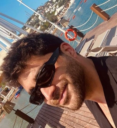 Kızılcık Şerbeti dizisi daha yeni tatile çıktı ama Doğukan Güngör şimdiden seti özledi! 7 Kızılcık Şerbeti dizisi daha yeni tatile çıktı ama Doğukan Güngör şimdiden seti özledi! 7