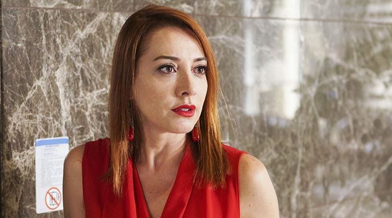Dolunay Soysert Kimdir? Nereli – Boyu – Yaşı – Dizileri – Ailesi 7 Dolunay Soysert Kimdir? Nereli – Boyu – Yaşı – Dizileri – Ailesi 7