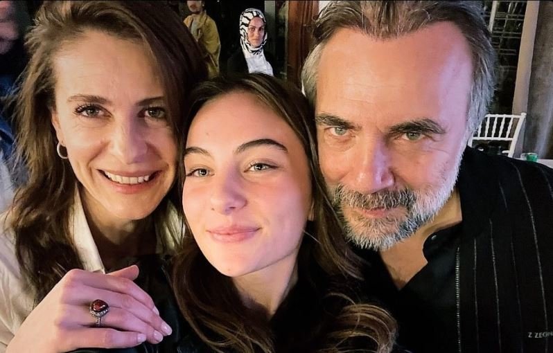 Ben Bu Cihana Sığmazam dizisinde Oktay Kaynarca, Mina Derman için büyük bir şans oldu! 7 Ben Bu Cihana Sığmazam dizisinde Oktay Kaynarca, Mina Derman için büyük bir şans oldu! 7
