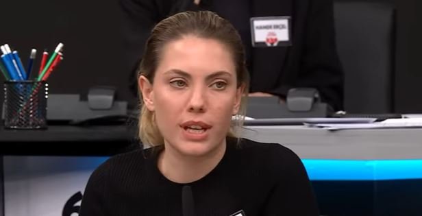 Yasak Elma dizisiyle ilgili İspanya'dan gelen haberi Eda Ece paylaştı... 9 Yasak Elma dizisiyle ilgili İspanya'dan gelen haberi Eda Ece paylaştı... 9