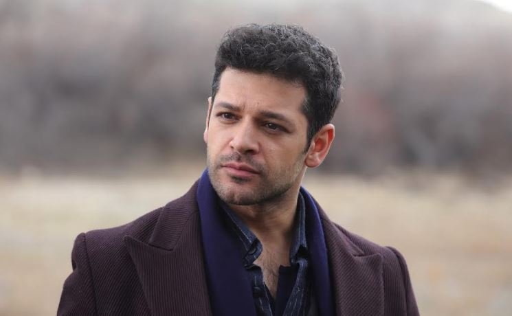 Olgun Şimşek ile Emre Kıvılcım yeni dizi Kara Ağaç Destanı isimli projede bir araya geldi! 7 Olgun Şimşek ile Emre Kıvılcım yeni dizi Kara Ağaç Destanı isimli projede bir araya geldi! 7