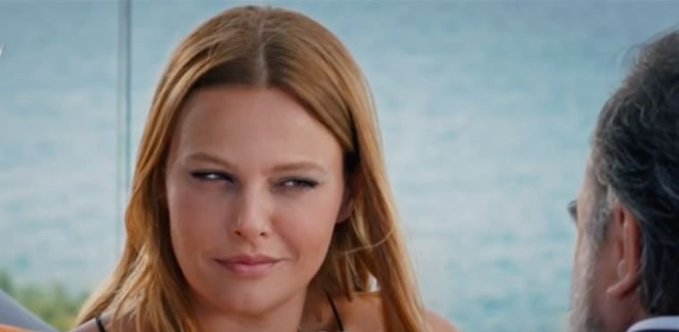 Naz Elmas Kimdir? Nereli – Boyu – Yaşı – Dizileri – Ailesi 7 Naz Elmas Kimdir? Nereli – Boyu – Yaşı – Dizileri – Ailesi 7