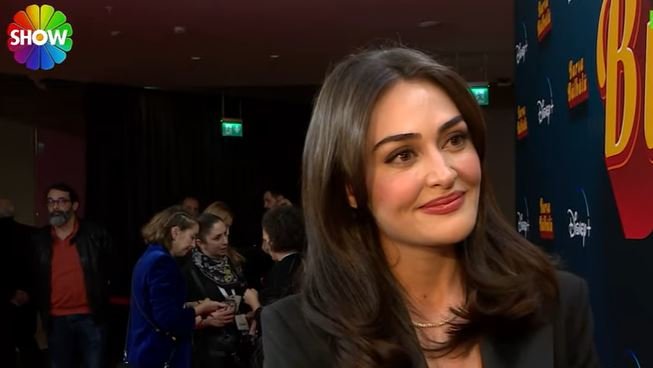 Esra Bilgiç'in kariyerinde kendisini parlatan bir dizi var ki, hala aklından çıkartamıyor! 21 Esra Bilgiç'in kariyerinde kendisini parlatan bir dizi var ki, hala aklından çıkartamıyor! 21
