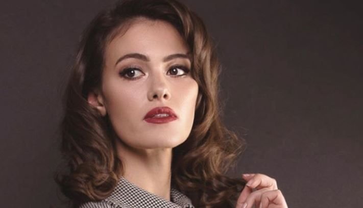 Gülper Özdemir Kimdir? Nereli – Boyu – Yaşı – Dizileri – Ailesi 7 Gülper Özdemir Kimdir? Nereli – Boyu – Yaşı – Dizileri – Ailesi 7