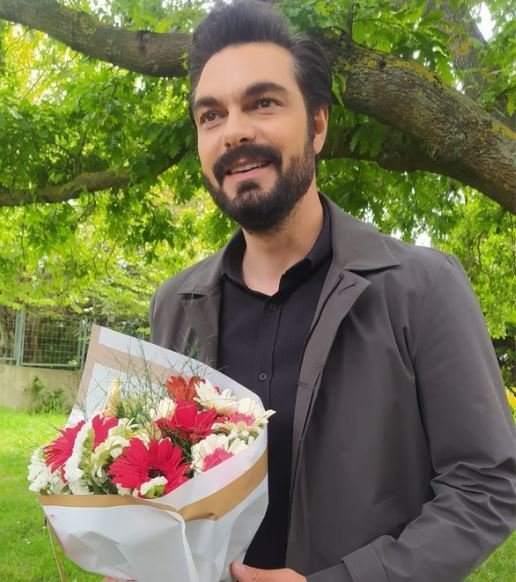 Halil İbrahim Ceyhan'ın Emanet gibi günlük bir dizi ile elde ettiği şöhret bir ders hikayesi! 8 Halil İbrahim Ceyhan'ın Emanet gibi günlük bir dizi ile elde ettiği şöhret bir ders hikayesi! 8