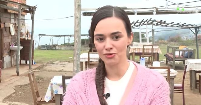 Hande Soral uzun süre çalışmayı düşünmezken, Ateş Kuşları'na kayıtsız kalamadı! 7 Hande Soral uzun süre çalışmayı düşünmezken, Ateş Kuşları'na kayıtsız kalamadı! 7
