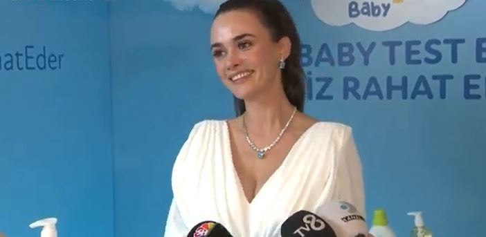Ateş Kuşları dizisi ile bomba gibi dönüş yapan Hande Soral'ın hayatında iki büyük şansı var! 8 Ateş Kuşları dizisi ile bomba gibi dönüş yapan Hande Soral'ın hayatında iki büyük şansı var! 8