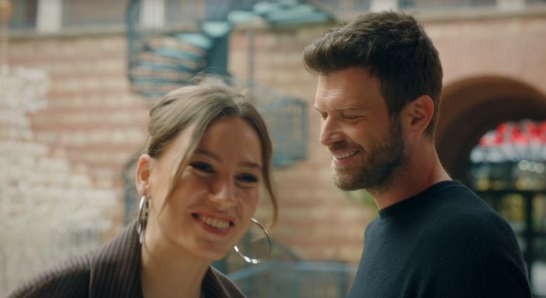 Kıvanç Tatlıtuğ ile Serenay Sarıkaya'nın Aile dizisinde izleyiciler kendilerinden çok şey bulacak! 7 Kıvanç Tatlıtuğ ile Serenay Sarıkaya'nın Aile dizisinde izleyiciler kendilerinden çok şey bulacak! 7