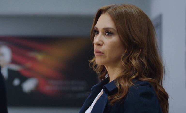 Show TV'nin Kızılcık Şerbeti dizisinde yeni kriz çıktı! 7 Show TV'nin Kızılcık Şerbeti dizisinde yeni kriz çıktı! 7