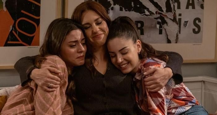 Kızılcık Şerbeti'nin anne kızı Evrim Alasya ve Sıla Türkoğlu'nun çok özel fotoğraflarına beğeni yağıyor! 9