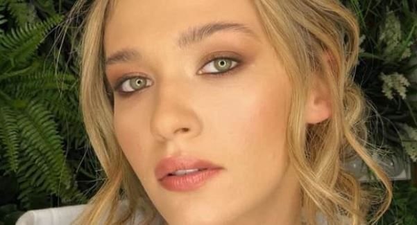 Melisa Döngel Kimdir? Nereli – Boyu – Yaşı – Dizileri – Ailesi 7 Melisa Döngel Kimdir? Nereli – Boyu – Yaşı – Dizileri – Ailesi 7