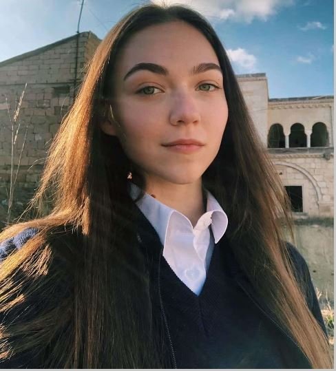 Miray Akay Kimdir? Nereli – Boyu – Yaşı – Dizileri – Ailesi 7