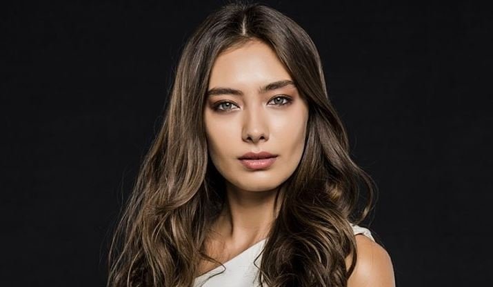 Neslihan Atagül Kimdir? Nereli – Boyu – Yaşı – Dizileri – Ailesi 7