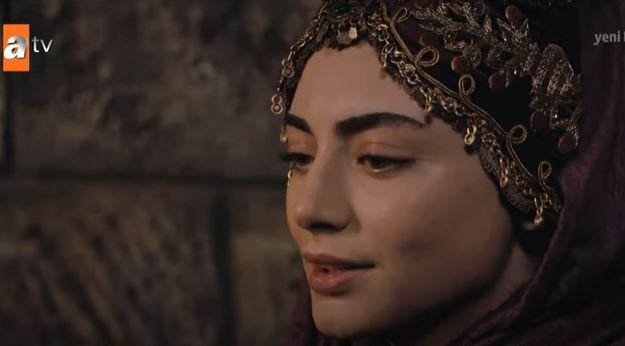 Özge Törer adına Kuruluş Osman dizisinin kariyerinde bambaşka bir yeri var! 8 Özge Törer adına Kuruluş Osman dizisinin kariyerinde bambaşka bir yeri var! 8