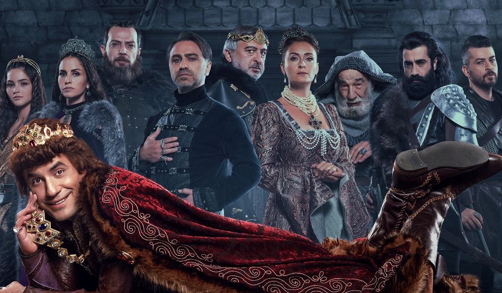 Ceyda Düvenci uzun süredir dizi tercihleri ile dikkatleri çekiyor! 7