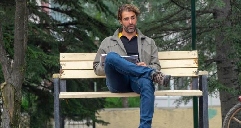 Sarp Levendoğlu Kimdir? Nereli – Boyu – Yaşı – Dizileri – Ailesi 7 Sarp Levendoğlu Kimdir? Nereli – Boyu – Yaşı – Dizileri – Ailesi 7