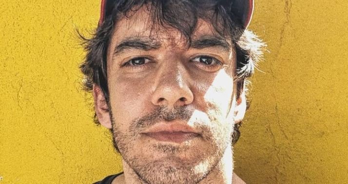 Serkan Tınmaz Kimdir? Nereli – Boyu – Yaşı – Dizileri – Ailesi 7 Serkan Tınmaz Kimdir? Nereli – Boyu – Yaşı – Dizileri – Ailesi 7