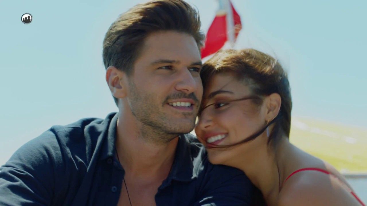 Türkiye'de ilgi görmemişti! Hande Erçel'in başrolde yer aldığı dizi, bu kez bir başka ülkede! 8