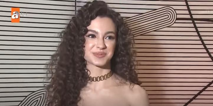 Sıla Türkoğlu ile Su Burcu Yazgı Coşkun'un sosyal medyada amansız rekabeti 8