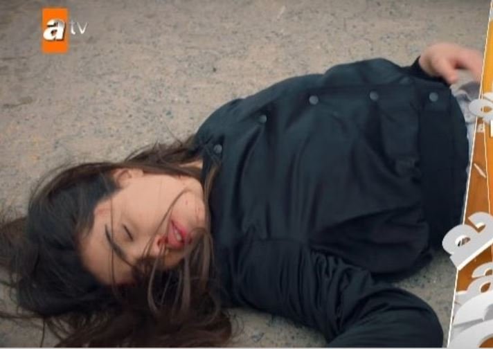 Süsen'in acıları ekrana yansıdıkça Lizge Cömert'e övgüler de katlanarak artıyor! 7 Süsen'in acıları ekrana yansıdıkça Lizge Cömert'e övgüler de katlanarak artıyor! 7