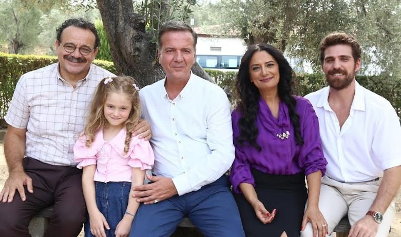 Üç Kız Kardeş dizi setinde üçüncü sezon heyecanı yaşanıyor! 7 Üç Kız Kardeş dizi setinde üçüncü sezon heyecanı yaşanıyor! 7