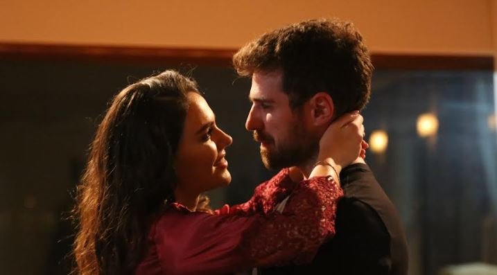 En güzel set pozları Üç Kız Kardeş dizisinden geliyor! 9