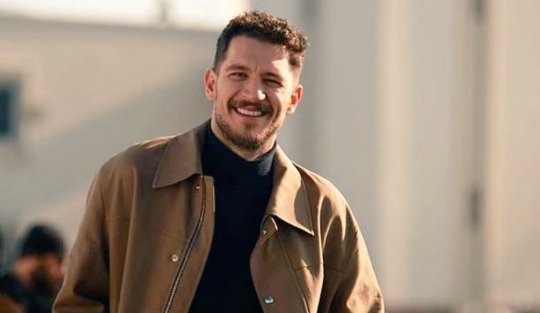 Uraz Kaygılaroğlu Kimdir? Nereli – Boyu – Yaşı – Dizileri – Ailesi 7 Uraz Kaygılaroğlu Kimdir? Nereli – Boyu – Yaşı – Dizileri – Ailesi 7