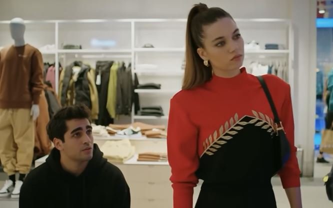 Yalı Çapkını dizisinde Seyran'ın giydiği kazak bir anda moda oldu! Yok satıyor! 12