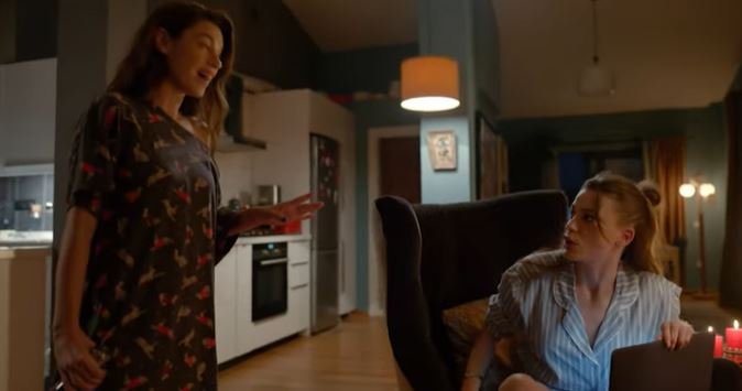 Aile dizisinde izleyicinin gözü Yüsra Geyik ile Serenay Sarıkaya'nın görüntüsüne takılı kaldı! 9 Aile dizisinde izleyicinin gözü Yüsra Geyik ile Serenay Sarıkaya'nın görüntüsüne takılı kaldı! 9