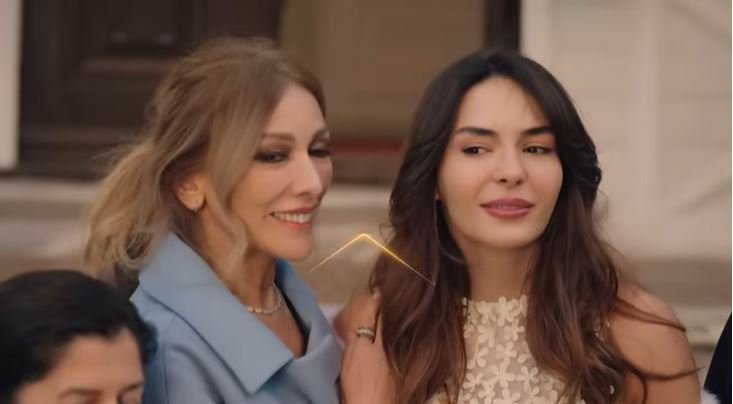 Hümeyra ve Zerrin Tekindor'u aynı projede buluşturmak bile bir marifet! 8 Hümeyra ve Zerrin Tekindor'u aynı projede buluşturmak bile bir marifet! 8