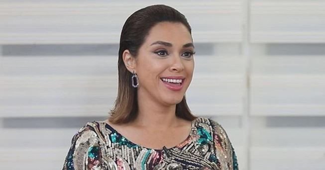 Zuhal Topal Kimdir? Nereli – Boyu – Yaşı – Dizileri – Ailesi 7 Zuhal Topal Kimdir? Nereli – Boyu – Yaşı – Dizileri – Ailesi 7