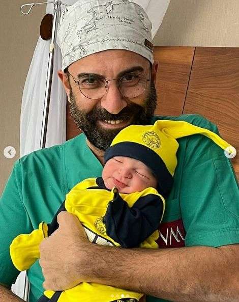 Son Yaz dizisinin Fatih'i Emre Karayel ilk kez baba olmanın heyecanını yaşıyor!.. 8 Son Yaz dizisinin Fatih'i Emre Karayel ilk kez baba olmanın heyecanını yaşıyor!.. 8