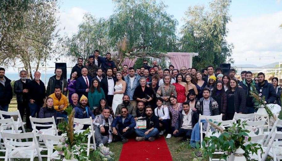 Ada Masalı dizi ekibinden veda pozu! 7 Ada Masalı dizi ekibinden veda pozu! 7