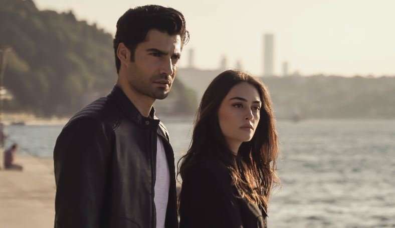 Esra Bilgiç'in çok merak edilen Adanış Kutsal Kavga filmi için vizyon tarihi belli oldu! 8