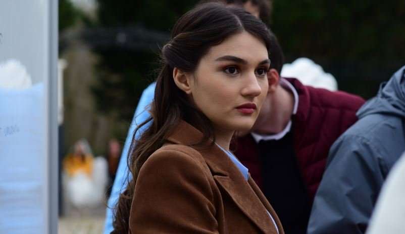 Atv'nin yeni dizisi Adı Sevgi, başrollerin uyumu ile dikkat çekiyor! 8