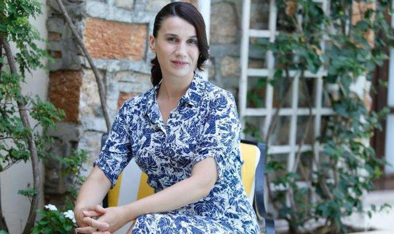 Fikret Kuşkan'dan sonra El Kızı dizisine iki yeni oyuncu katıldı! 8 Fikret Kuşkan'dan sonra El Kızı dizisine iki yeni oyuncu katıldı! 8