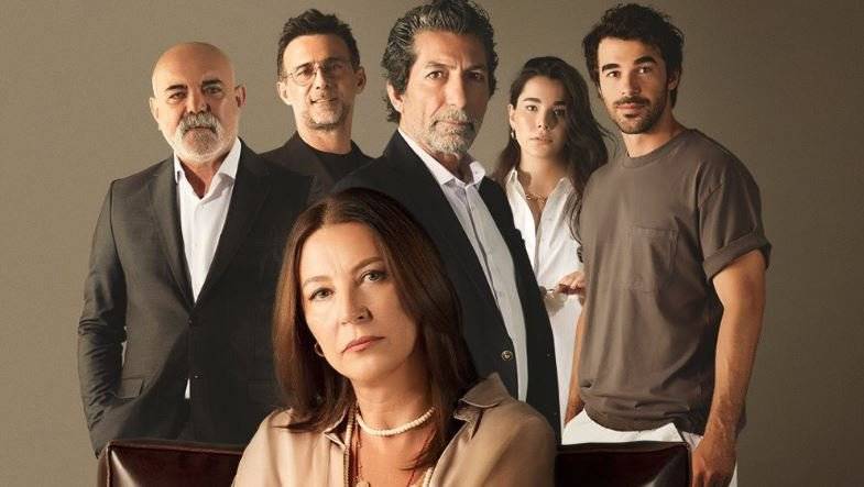 Aldatmak dizisi bir yana, Vahide Perçin bir yana! Oyuncuya gelen mesajları gördünüz mü? 17