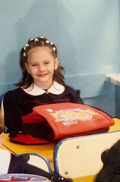 Alina Boz, yıllar yıllar sonra aynı pozu verdi, ünlü dostları ve hayranları mesaj yağdırdı! 8 Alina Boz, yıllar yıllar sonra aynı pozu verdi, ünlü dostları ve hayranları mesaj yağdırdı! 8