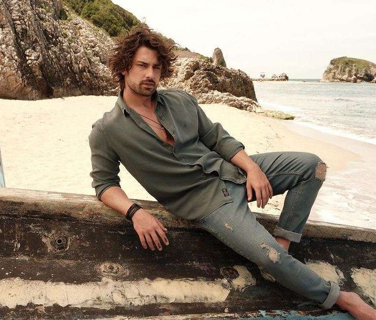 Ada Masalı ne iyi geldi! Ayça Ayşin Turan ve Alp Navruz şanslı bir dönem yaşıyor! 8