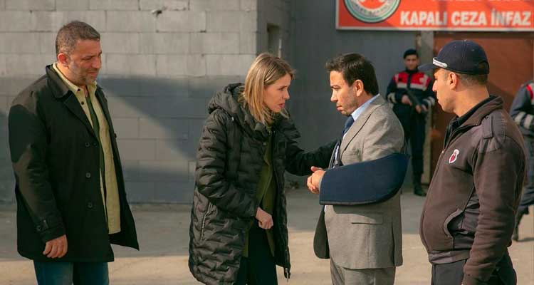 Arka Sokaklar dizisinden en sevilen karakterlerden biri ayrıldı, tüm ekip onun için seferber oldu! 7