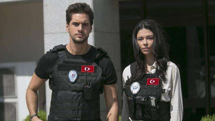 Yiğitcan Ergin'den sonra Arka Sokaklar'daki ayrılıklara yeni gençler dahil oldu! 8