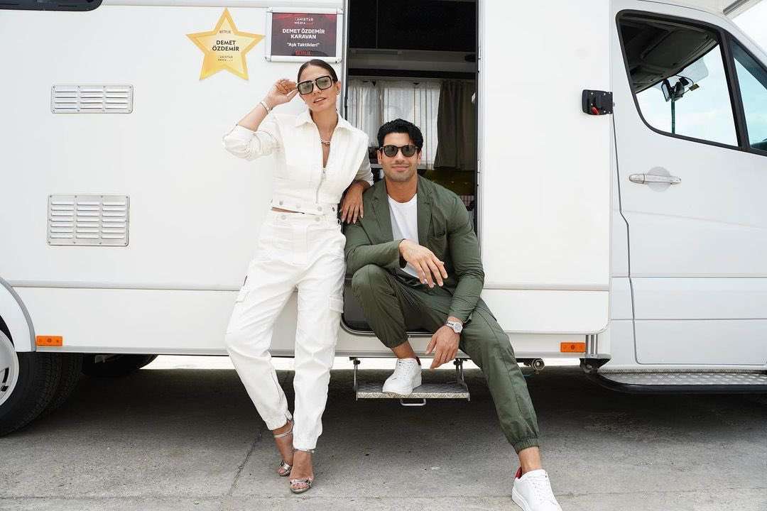 Demet Özdemir’i hayranlarıyla buluşturacak Aşk Taktikleri’nin yayın tarihi açıklandı! 3