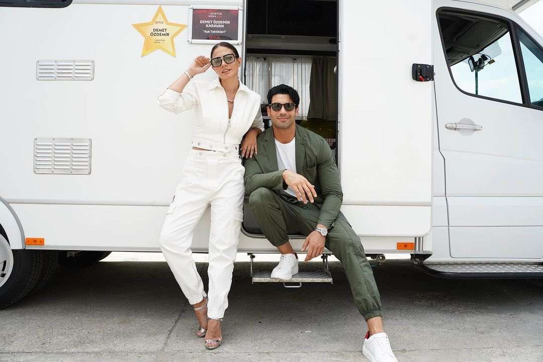 Demet Özdemir’e sevgilisi Oğuzhan Koç öyle bir jest yaptı ki! 10