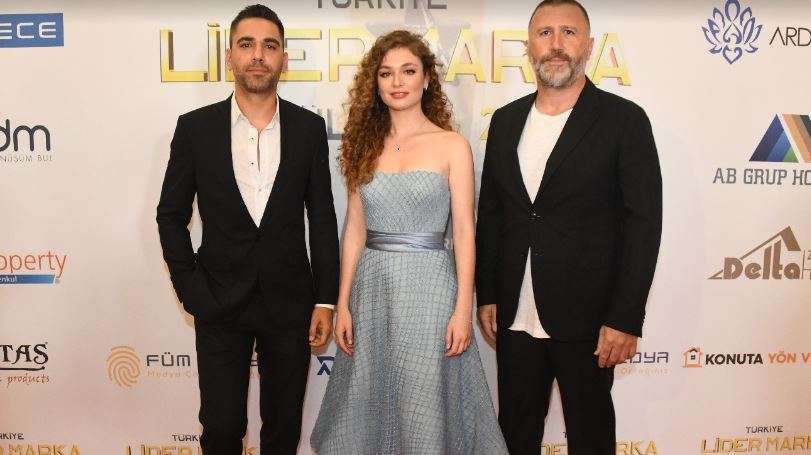Neslihan Atagül'den eşi Kadir Doğulu'yla ilgili imalı paylaşımlara kapak gibi yanıt! 12 Neslihan Atagül'den eşi Kadir Doğulu'yla ilgili imalı paylaşımlara kapak gibi yanıt! 12