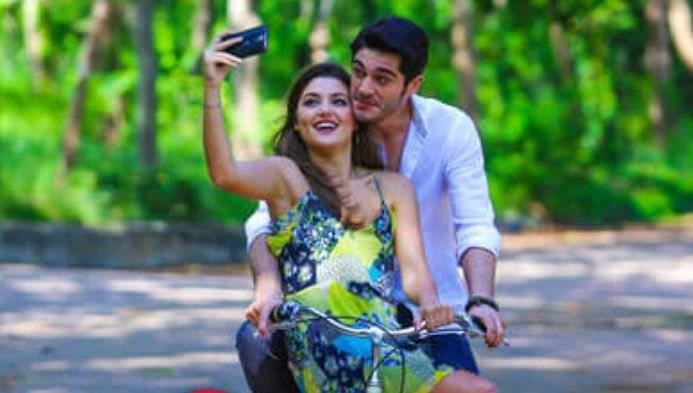 Aşk Laftan Anlamaz dizisinden sonra Hande Erçel ile Burak Deniz'in yeniden buluşma ihtimali bile güzel! 7 Aşk Laftan Anlamaz dizisinden sonra Hande Erçel ile Burak Deniz'in yeniden buluşma ihtimali bile güzel! 7