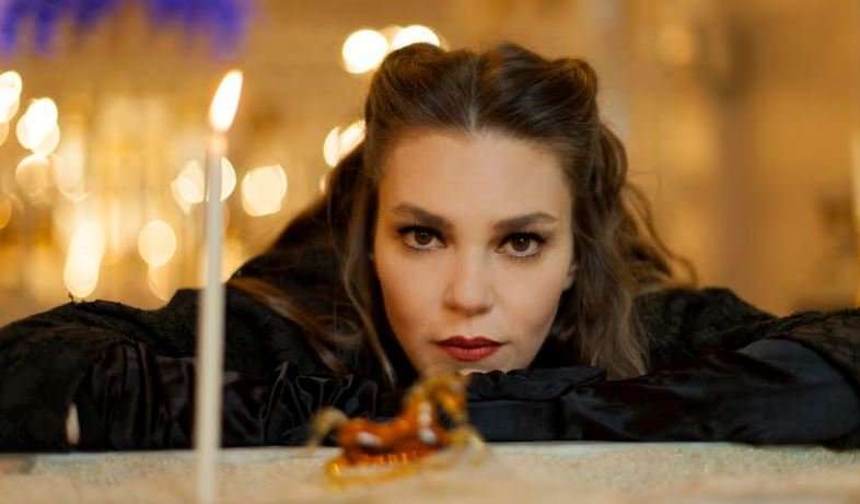 Aslı Enver'in yeni projesindeki imajı ortaya çıktı! 7