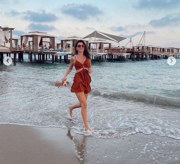 Mutlu yaz hikayesi bitiyor, Aslıhan Güner'den yep yeni bir hikaye geliyor! 8 Mutlu yaz hikayesi bitiyor, Aslıhan Güner'den yep yeni bir hikaye geliyor! 8